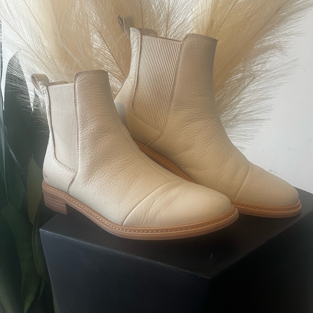 TOMS Charlie Boot in Light Sand Leather, Size 11
